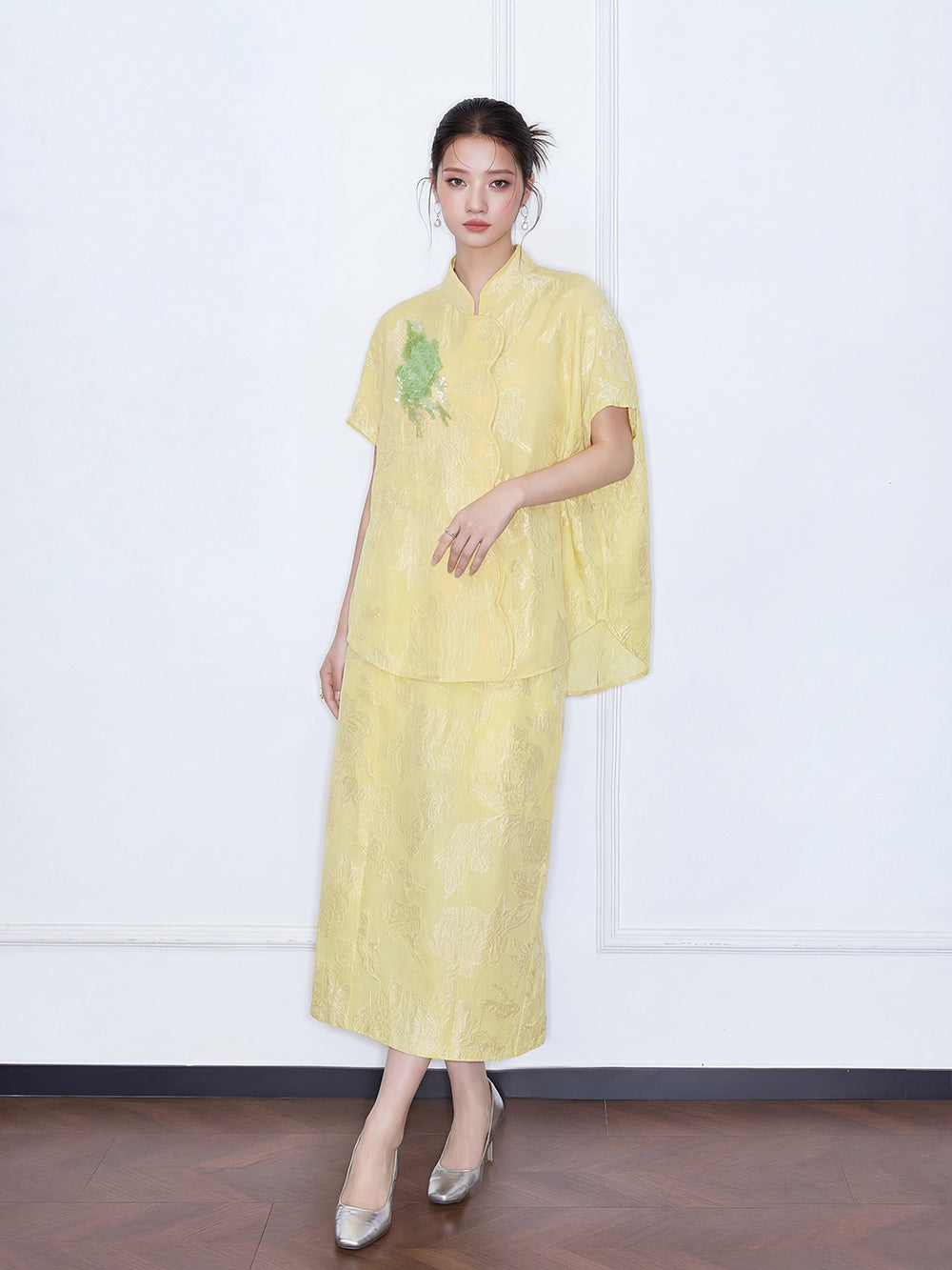 MUKZIN "Capsule Collection" New Chinese Style Hand-Embroidered Top & Mulberry Silk Set Blouse