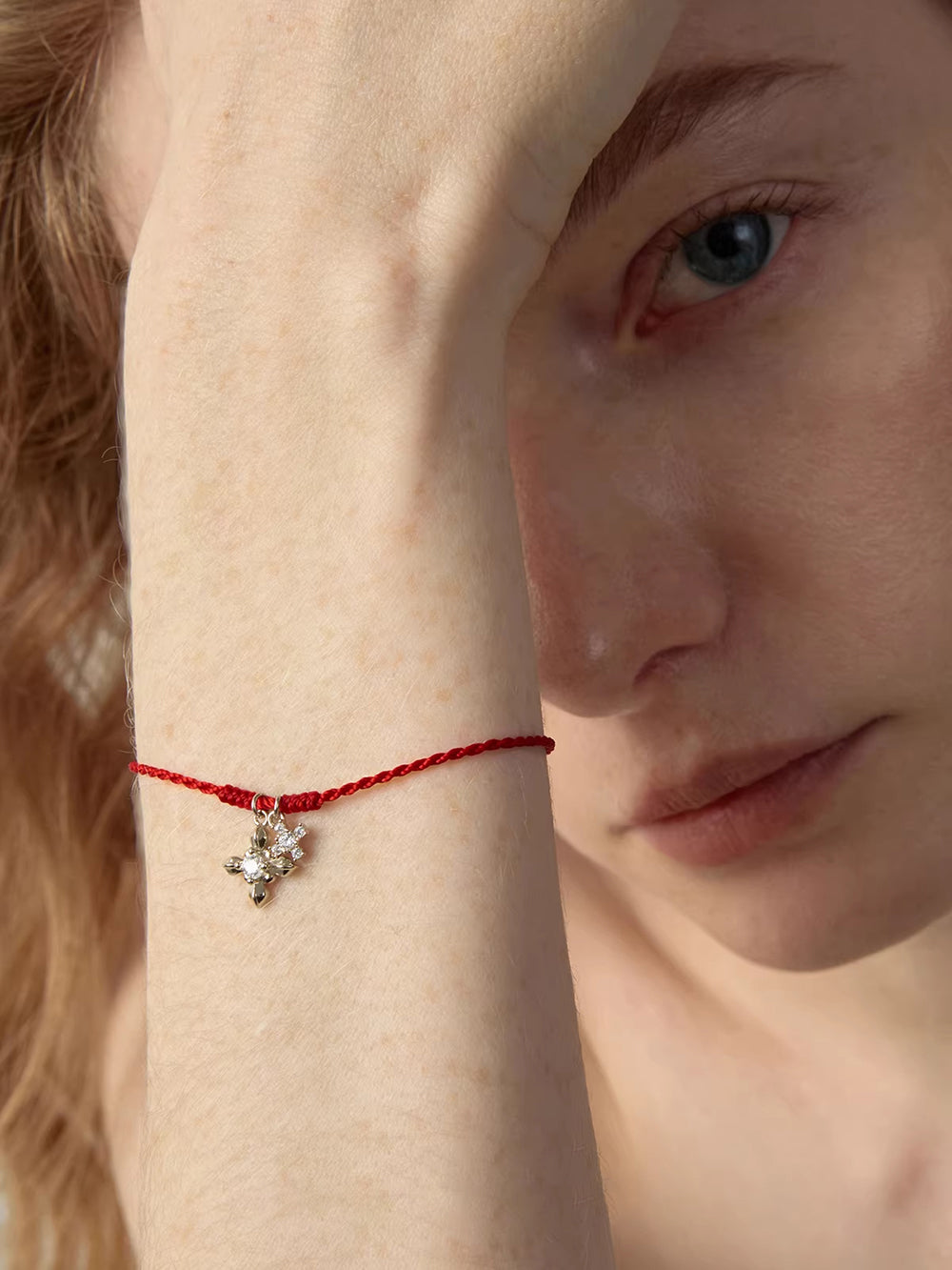 MUKTANK × SUN HUNTER Iris Double Flower Red String Bracelet (Light Titanium Gold)