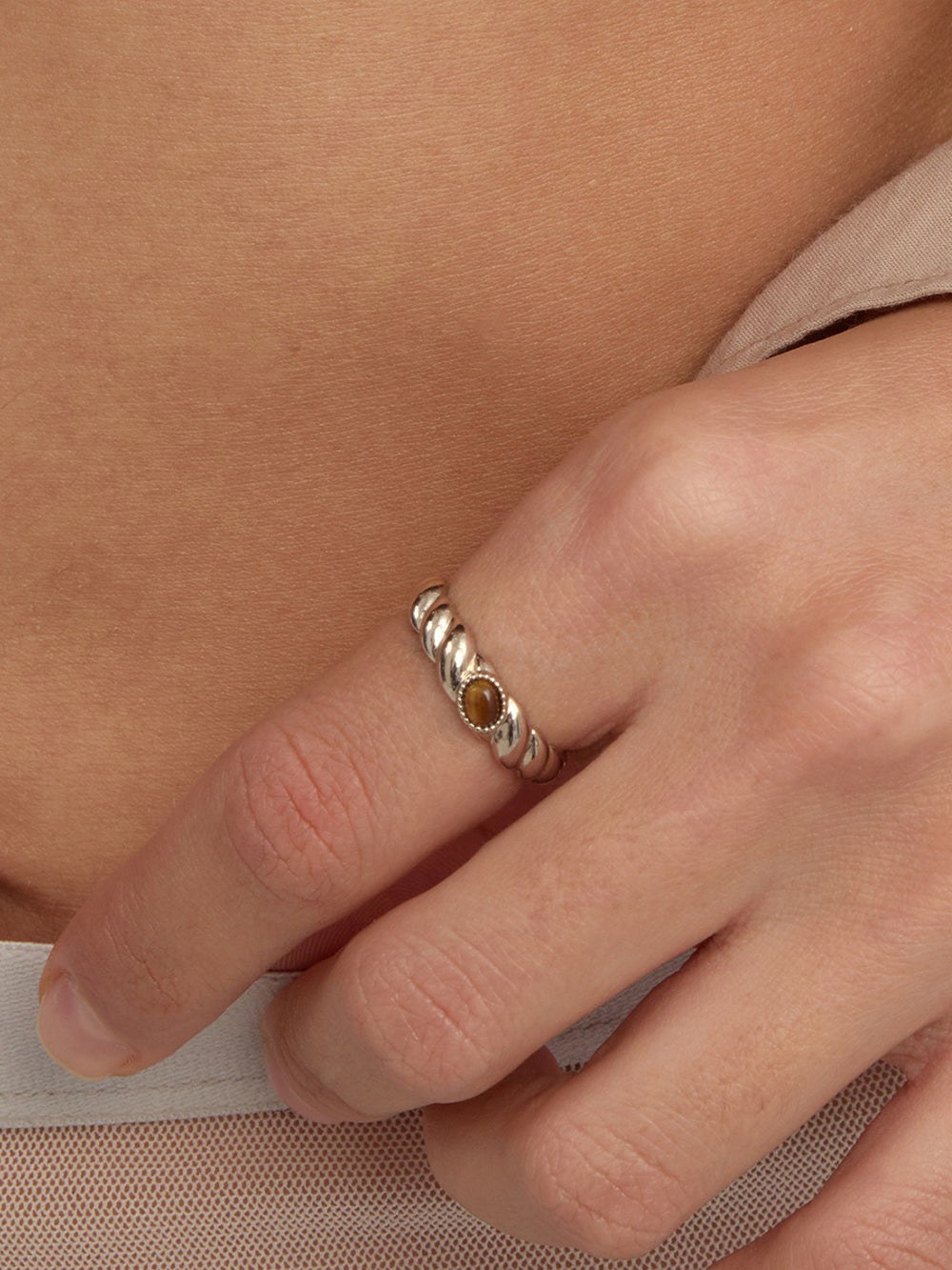 MUKTANK x SUN HUNTER Twisted Rope Ring - Tiger's Eye (Light Titanium Gold)