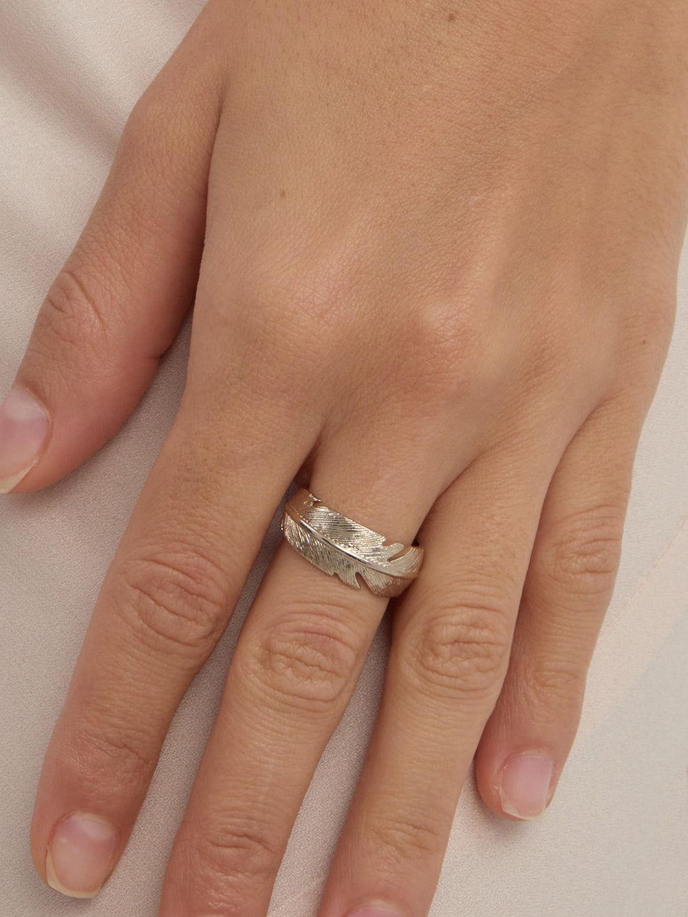 MUKTANK x SUN HUNTER Feather Wrapped Ring (Light Titanium Gold)