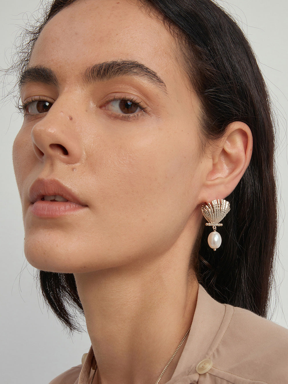 MUKTANK x SUN HUNTER Ocean Shell Ear Cuff