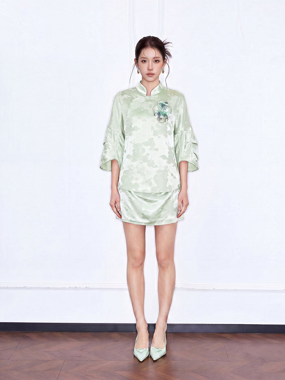 MUKZIN×Capsule Collection Modern Chinese 3/4 Sleeve Top with ICH Hami Hand Embroidery