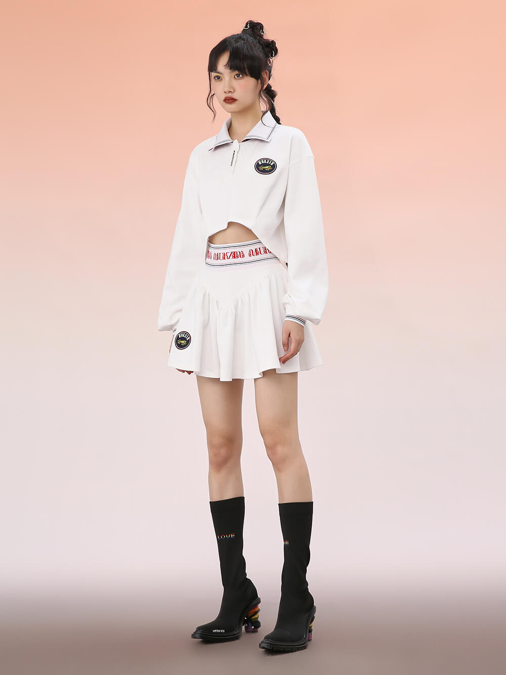 MUKZIN Loose-fit Long-sleeve Crop Tops