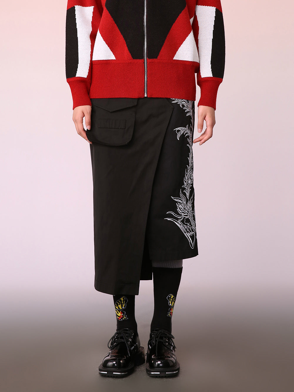 MUKZIN Black Embroidered Pattern Cargo Skirt