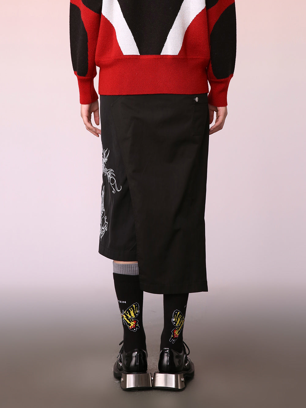 MUKZIN Black Embroidered Pattern Cargo Skirt