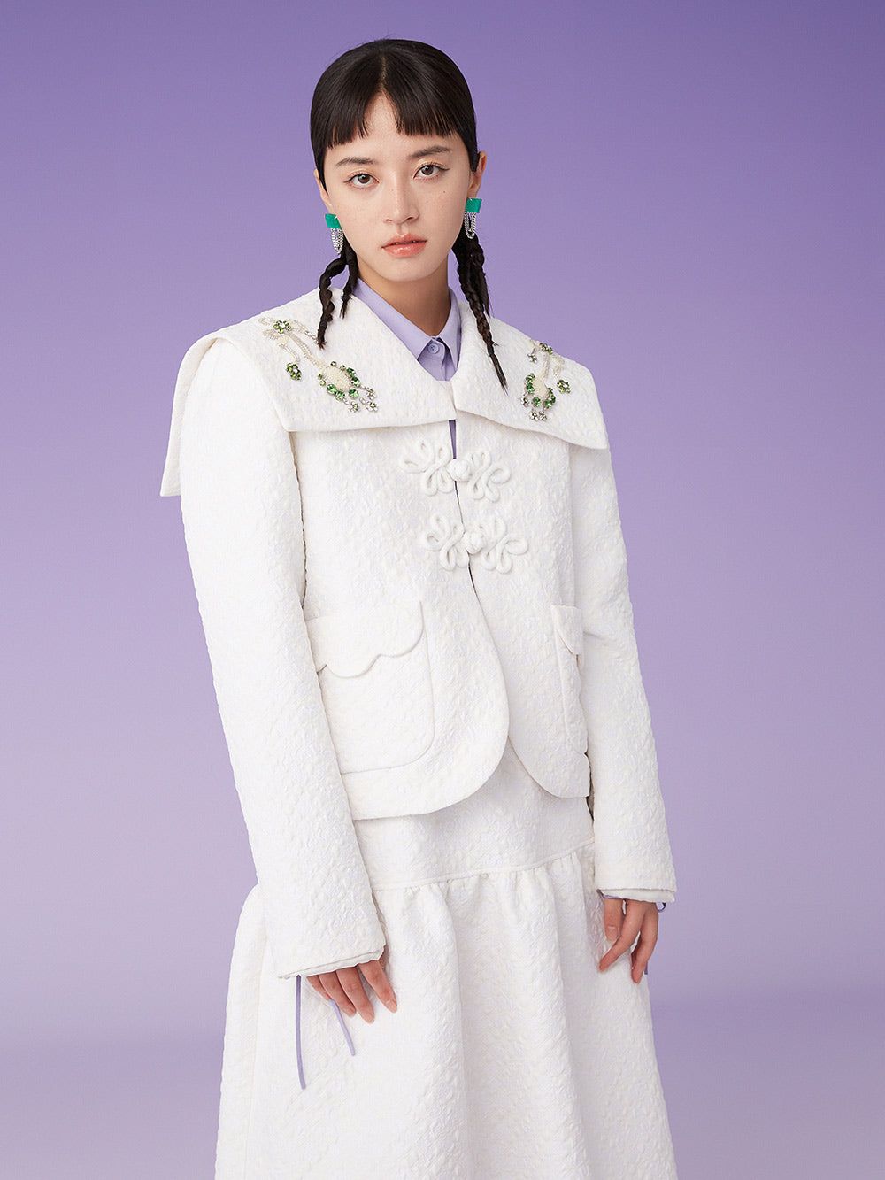 MUKZIN White Short Slim Suit Jacket with Flower buckle
