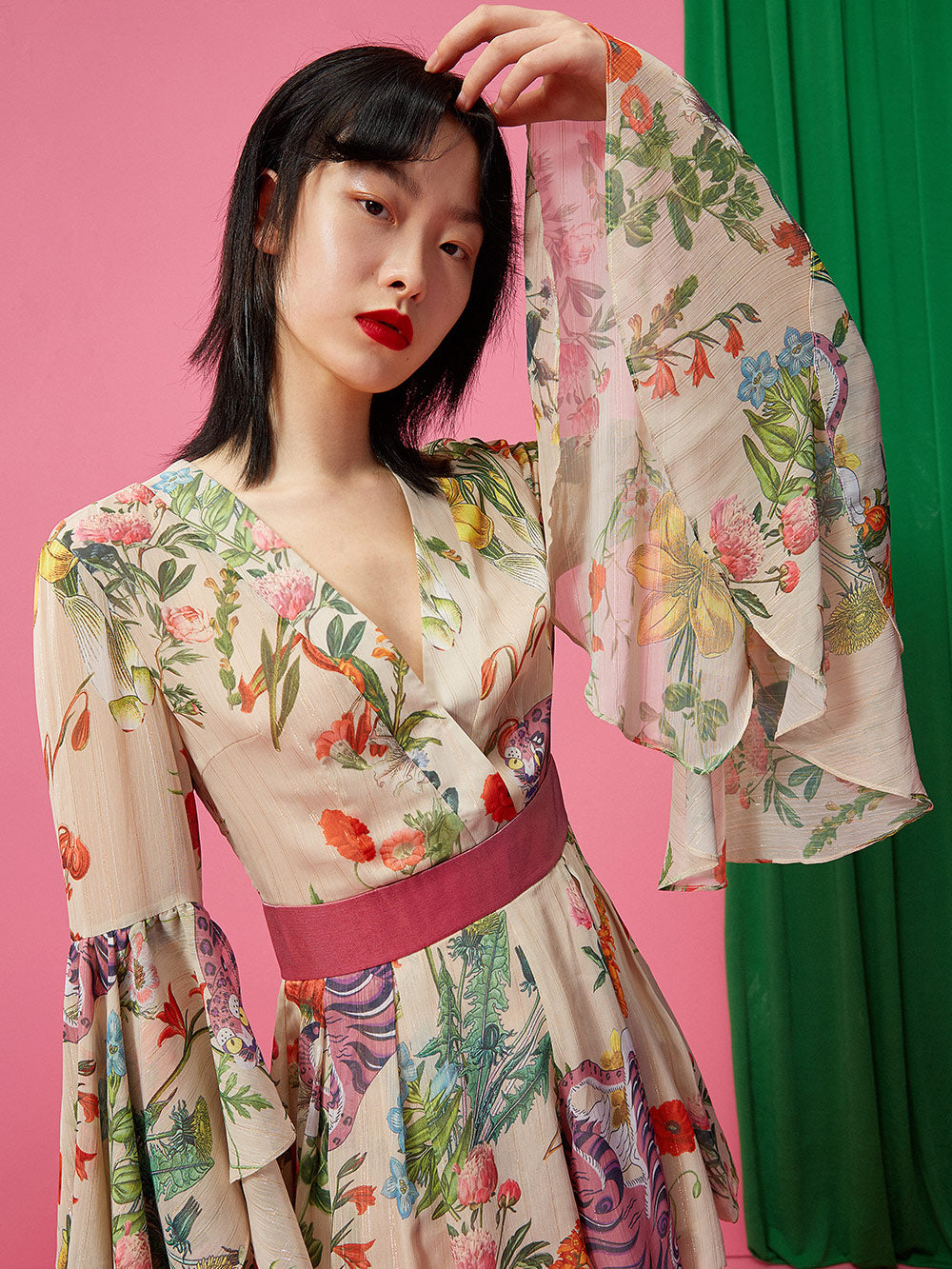 MUKZIN V-neck Printed Sexy Bell Sleeve Dress