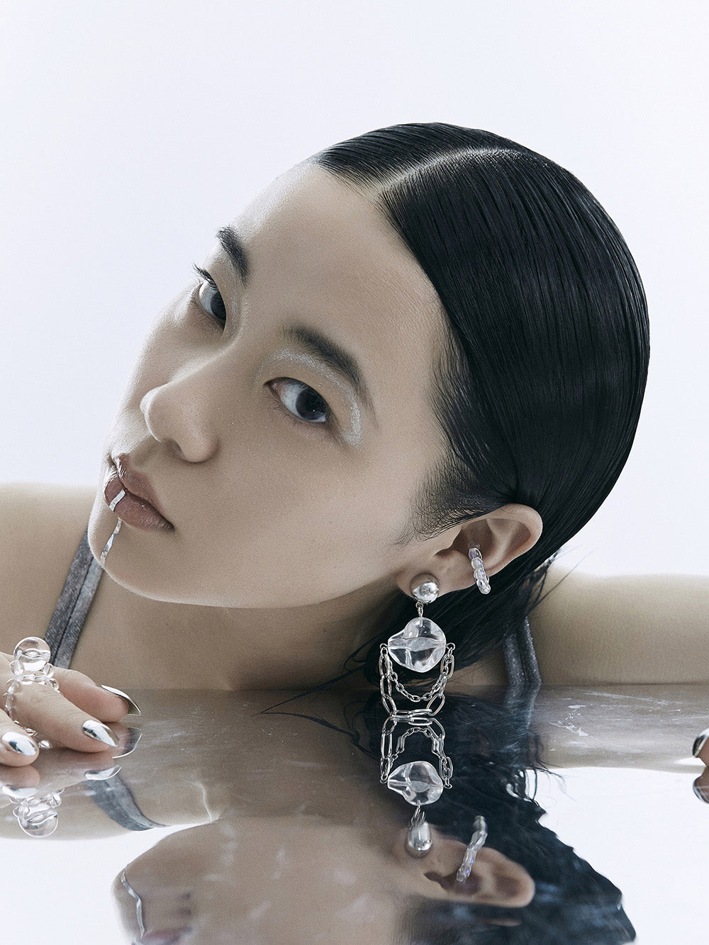 MUKTANK×DARKNESS Shaped Transparent Drop Earrings