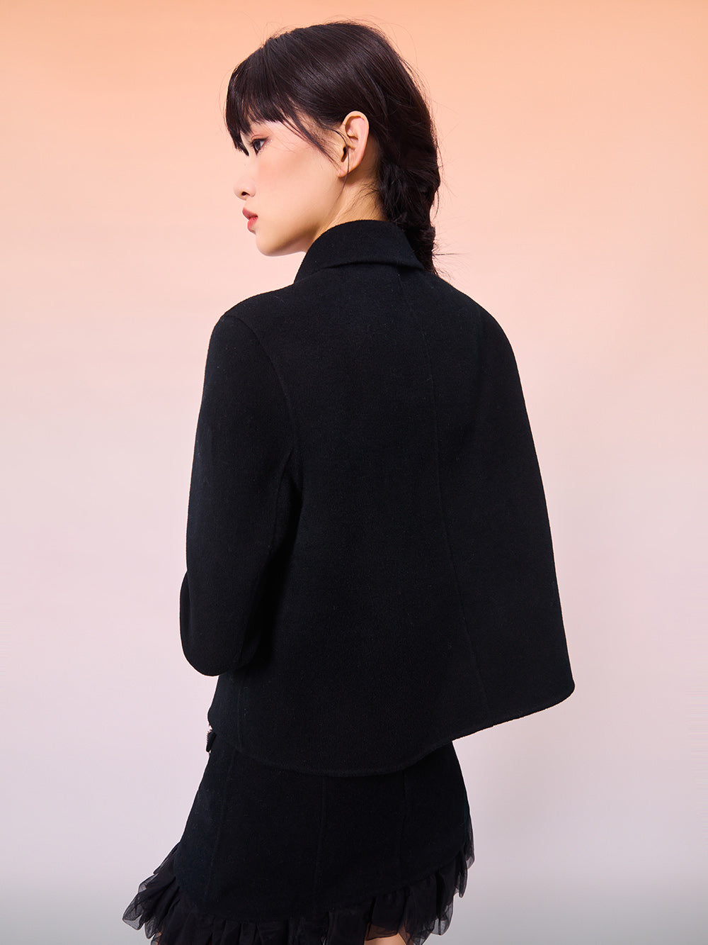 MUKZIN Short Woolen Coat With Black Heart Buckle Design