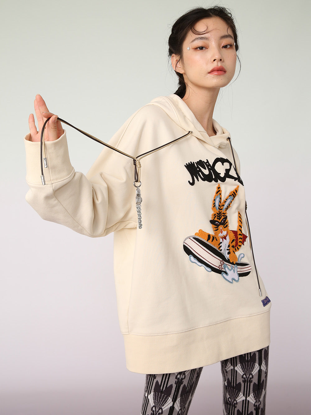 MUKZIN-Off-White Hooded Sweatshirt