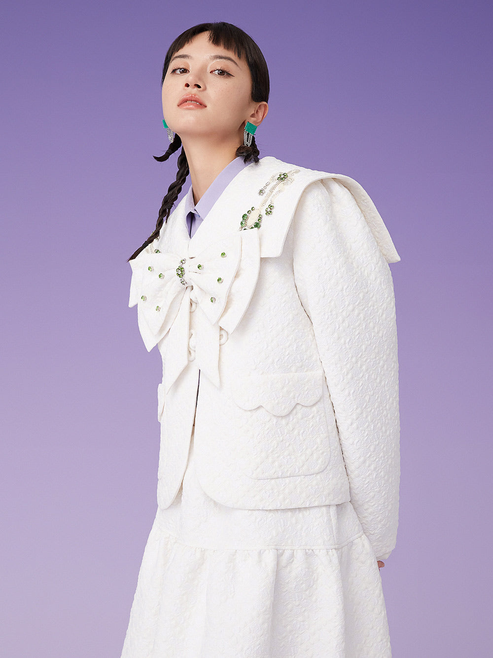 MUKZIN White Short Slim Suit Jacket with Flower buckle