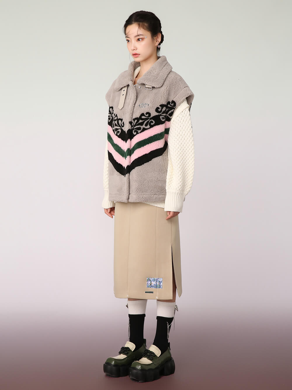 MUKZIN Beige Loose Lambhair Vest