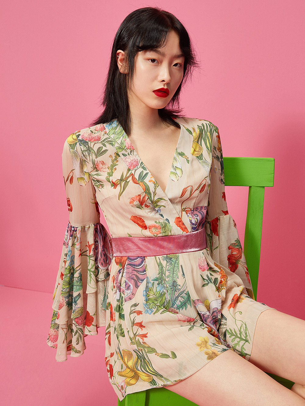 MUKZIN V-neck Printed Sexy Bell Sleeve Dress
