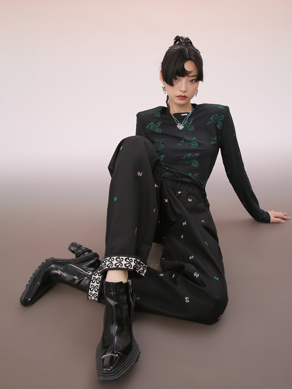 MUKZIN Embroidered Texture Casual Cloth Cropped Pants