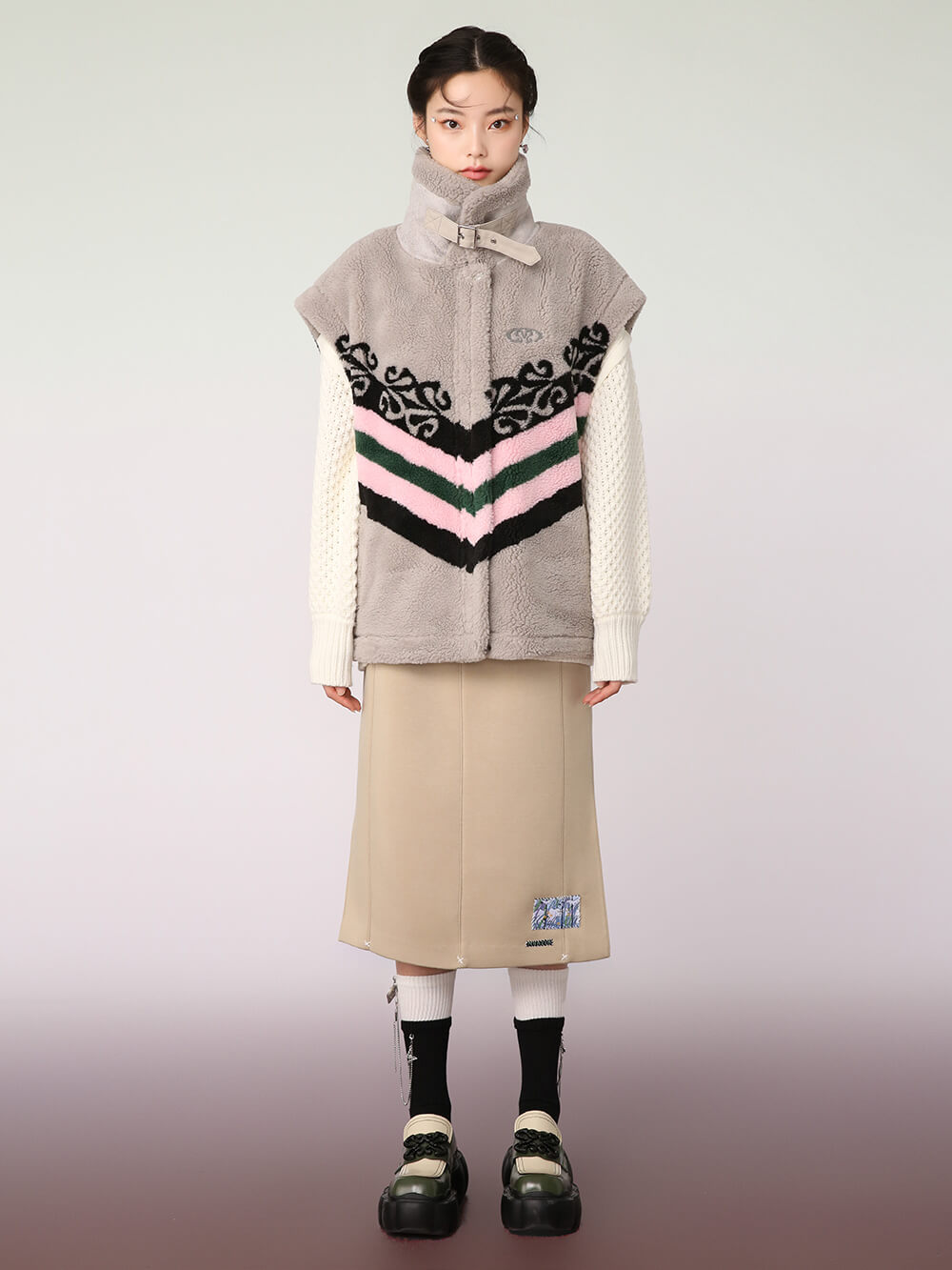 MUKZIN Beige Loose Lambhair Vest