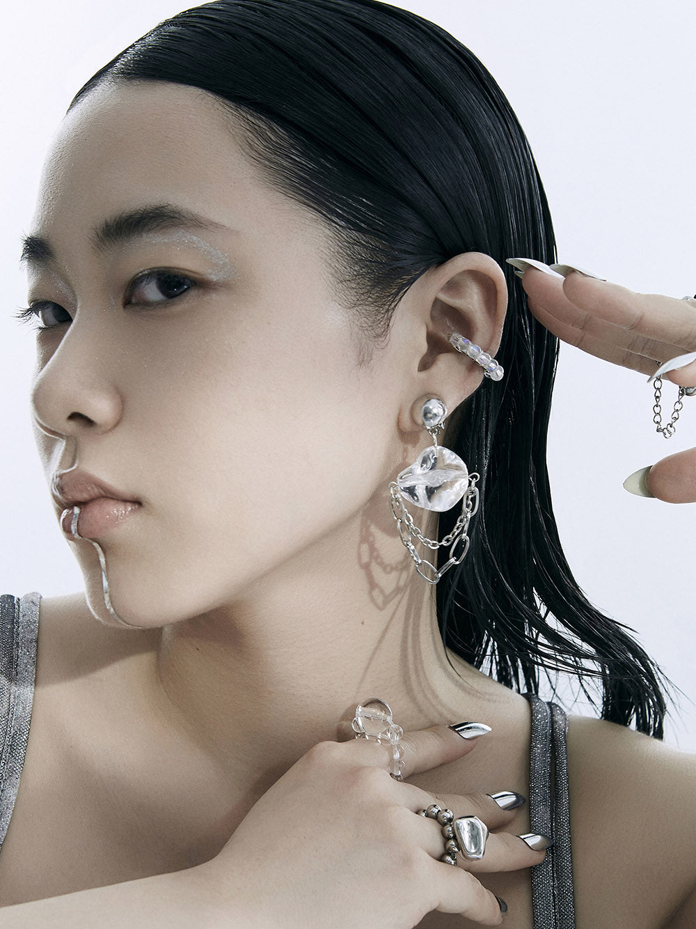 MUKTANK×DARKNESS Shaped Transparent Drop Earrings