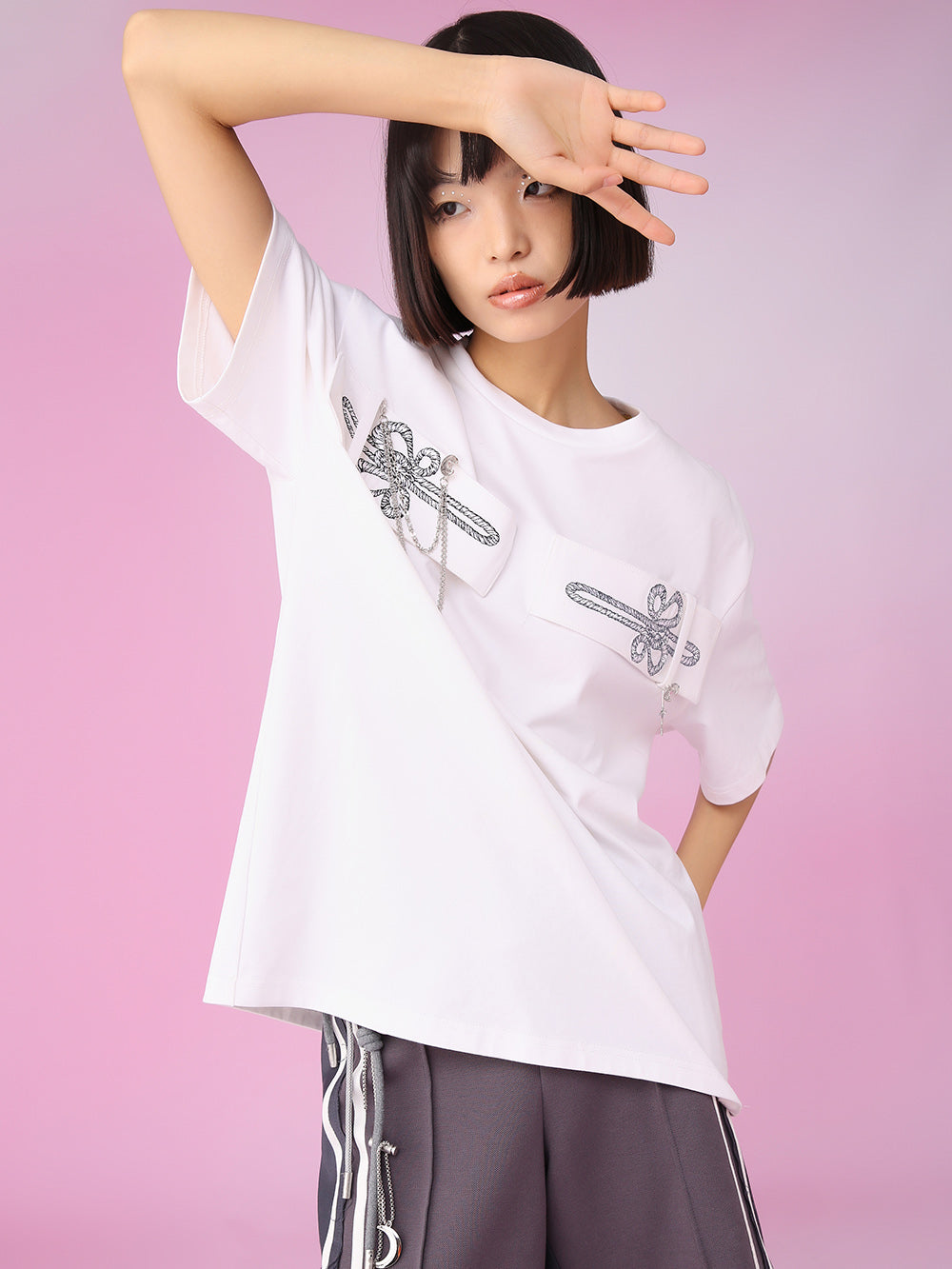 MUKZIN Simple Chains Loose Fit White T-shirts