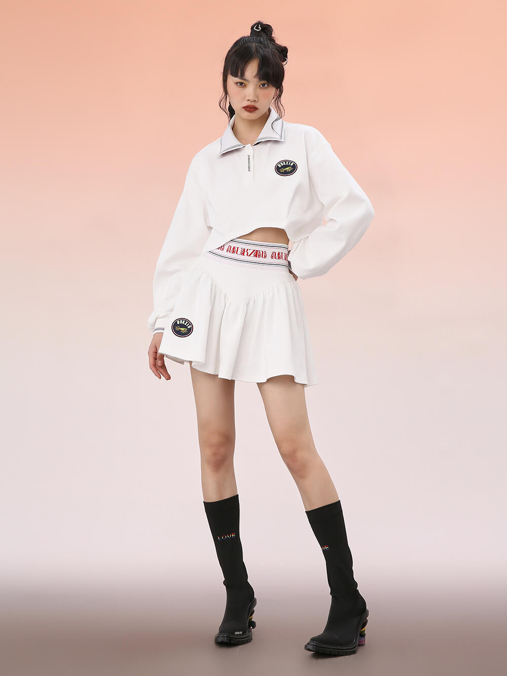 MUKZIN Loose-fit Long-sleeve Crop Tops