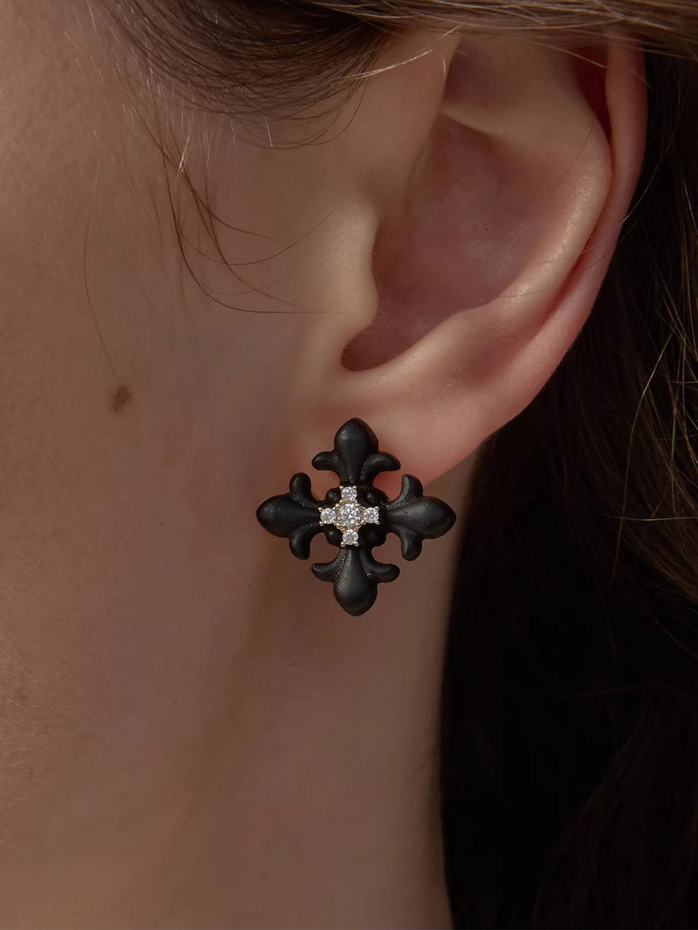 MUKTANK×SUN HUNTER Square Wooden Iris Stud Earrings