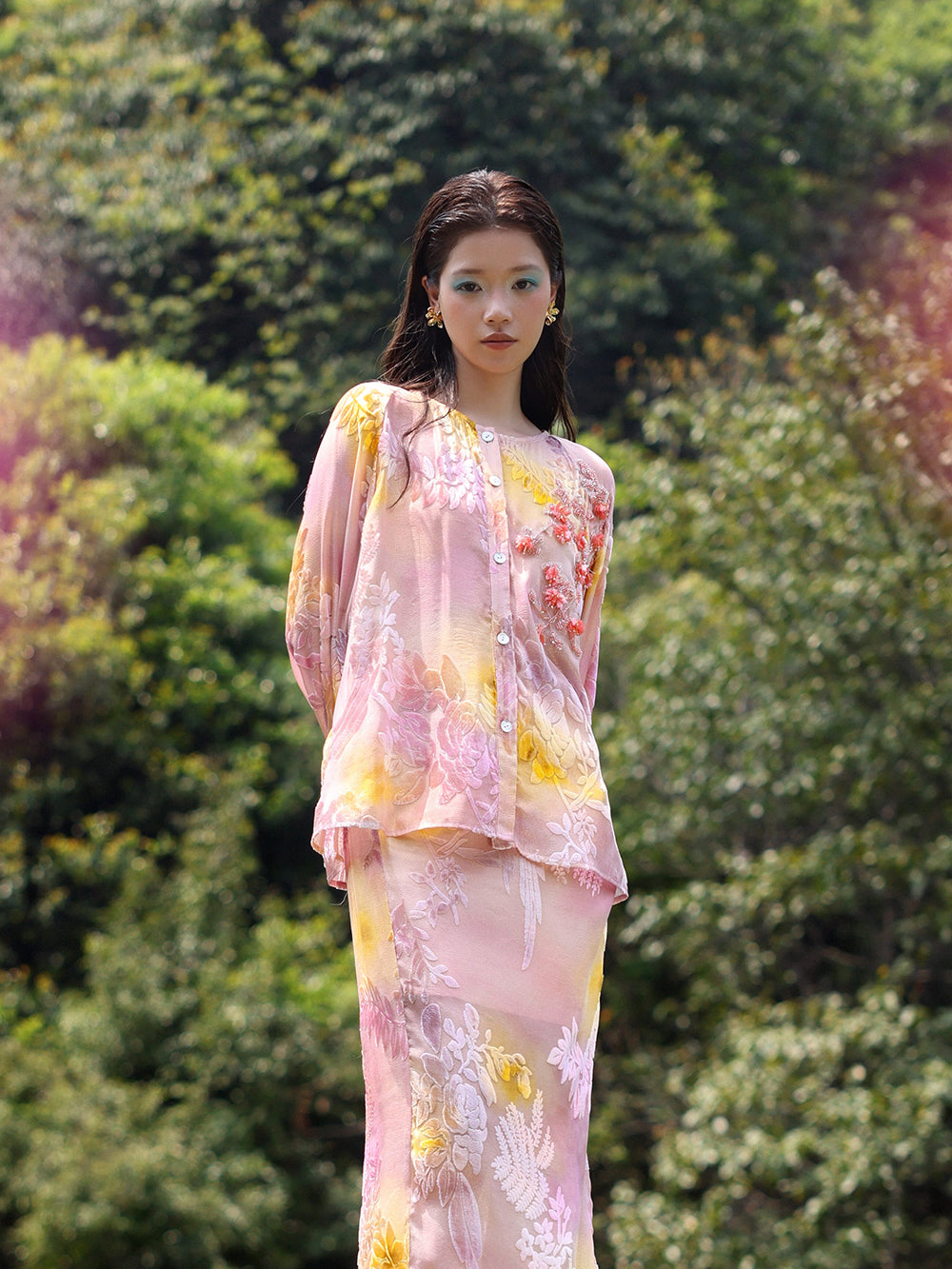 MUKZIN×Flourishing Blooms New Chinese-style intangible cultural heritage Hami hand-embroidered silk skirt with floral patterns