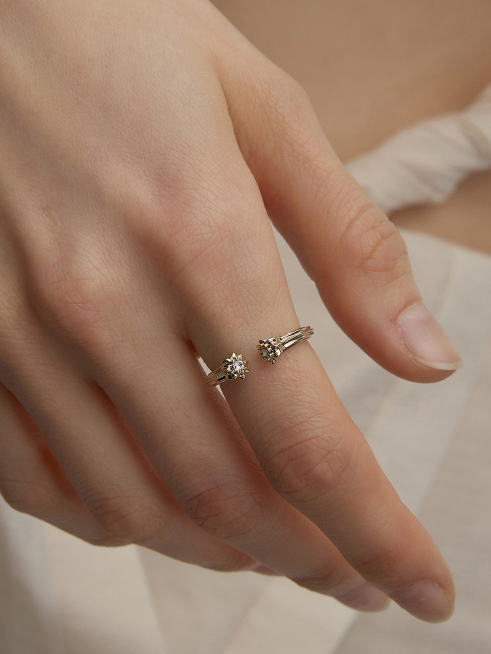 MUKTANK×SUN HUNTER Garden Flower Stem Ring