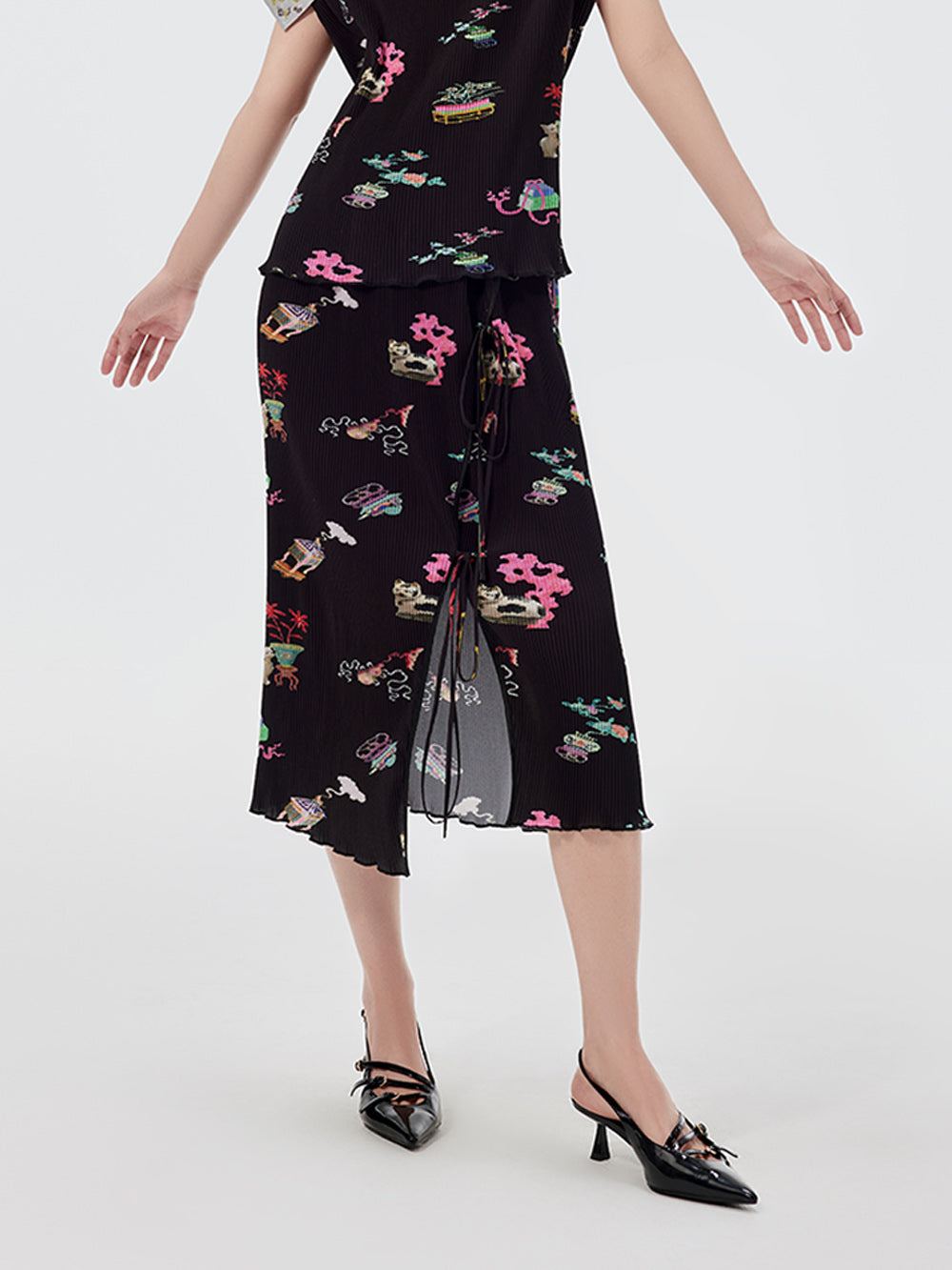 MUKZIN Printed Side Slit Lace-up Skirt