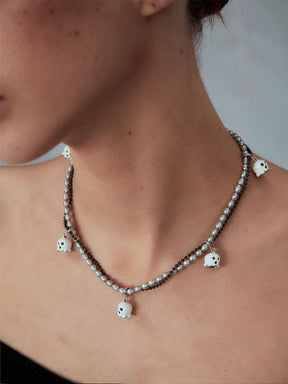 MUKTANK x PEARLONA DANGEROUS GARDEN-GHOSTFACE LILY Grey Millet Pearl Lace Necklace