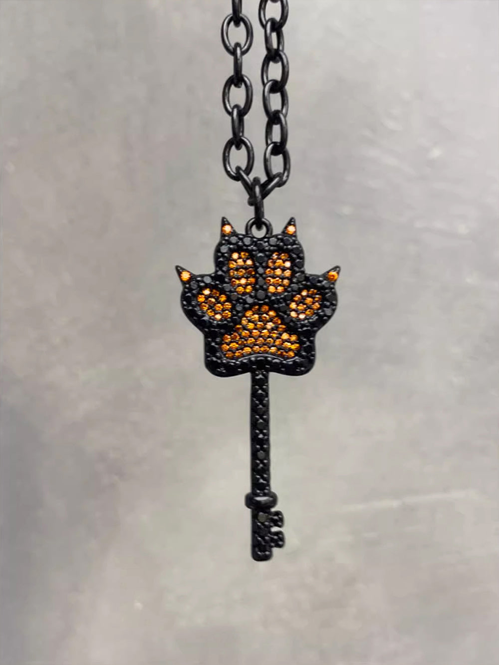 MUKTANK X WHITEHOLE Wealthy Little Dog Paw Necklace