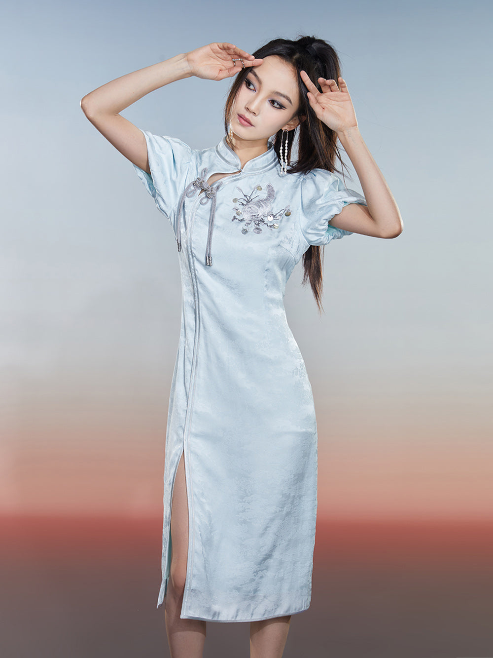 MUKZIN Charming Cheongsam Hollow Puff Sleeves Embroidered Slits