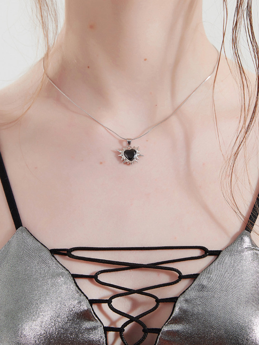 MUKTANK×WHITEHOLE Love Me Thorn Silver Necklace