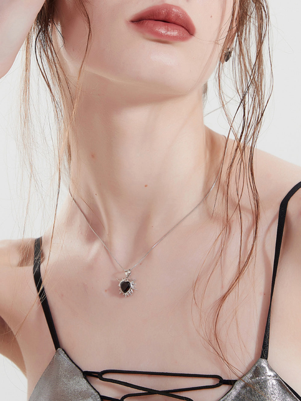 MUKTANK×WHITEHOLE Love Me Thorn Silver Necklace