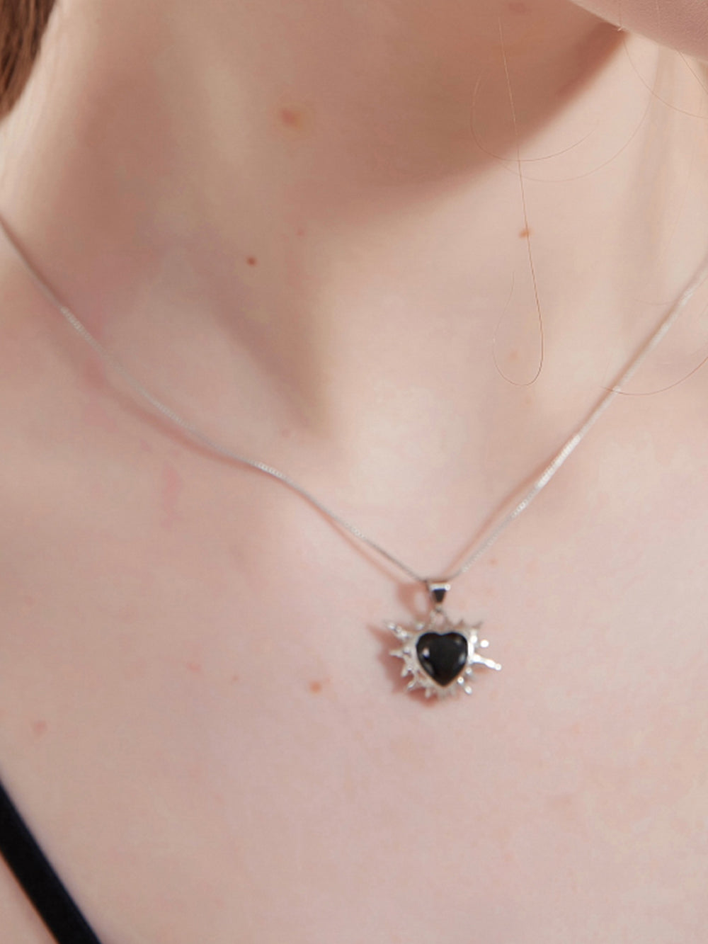 MUKTANK×WHITEHOLE Love Me Thorn Silver Necklace