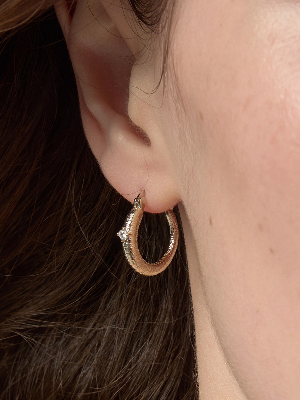 MUKTANK×SUN HUNTER Medium-Sized Brushed Huggie Earrings
