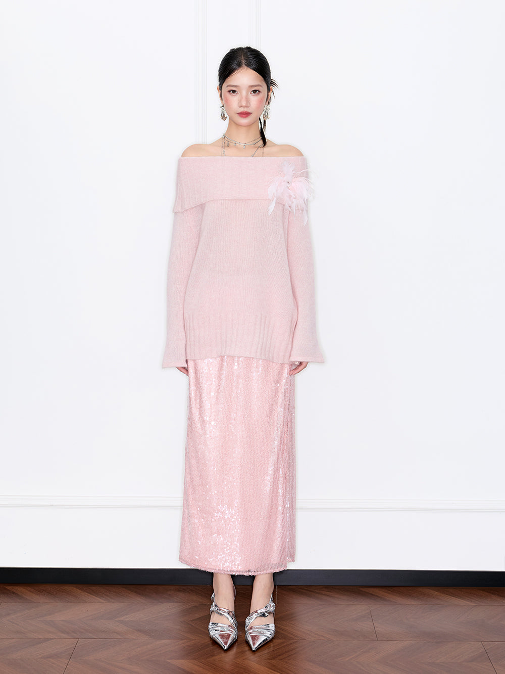 MUKZIN“Capsule Collection”Off-the-shoulder Feather Decor Loose Sweater