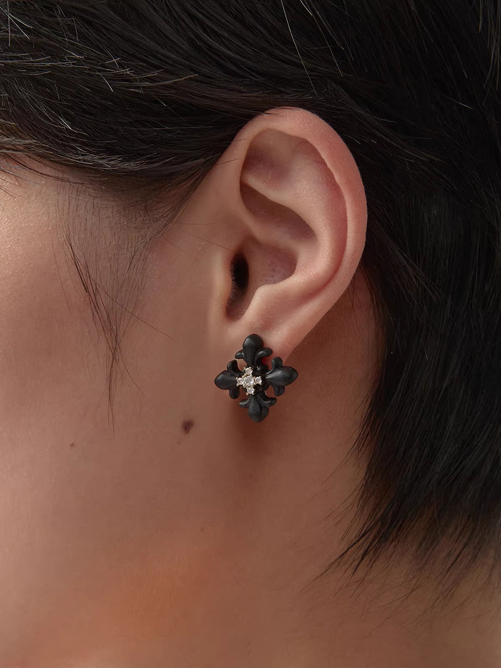 MUKTANK×SUN HUNTER Square Wooden Iris Stud Earrings