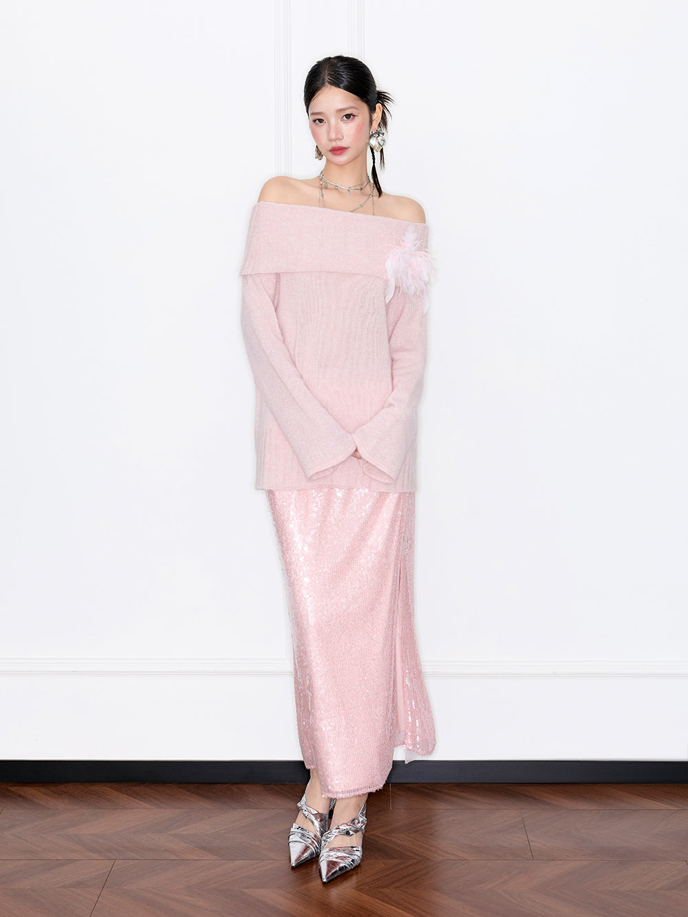 MUKZIN“Capsule Collection”Off-the-shoulder Feather Decor Loose Sweater