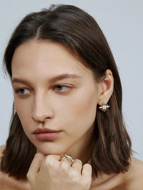 MUKTANK×SUN HUNTER Iris-shaped Square Earrings