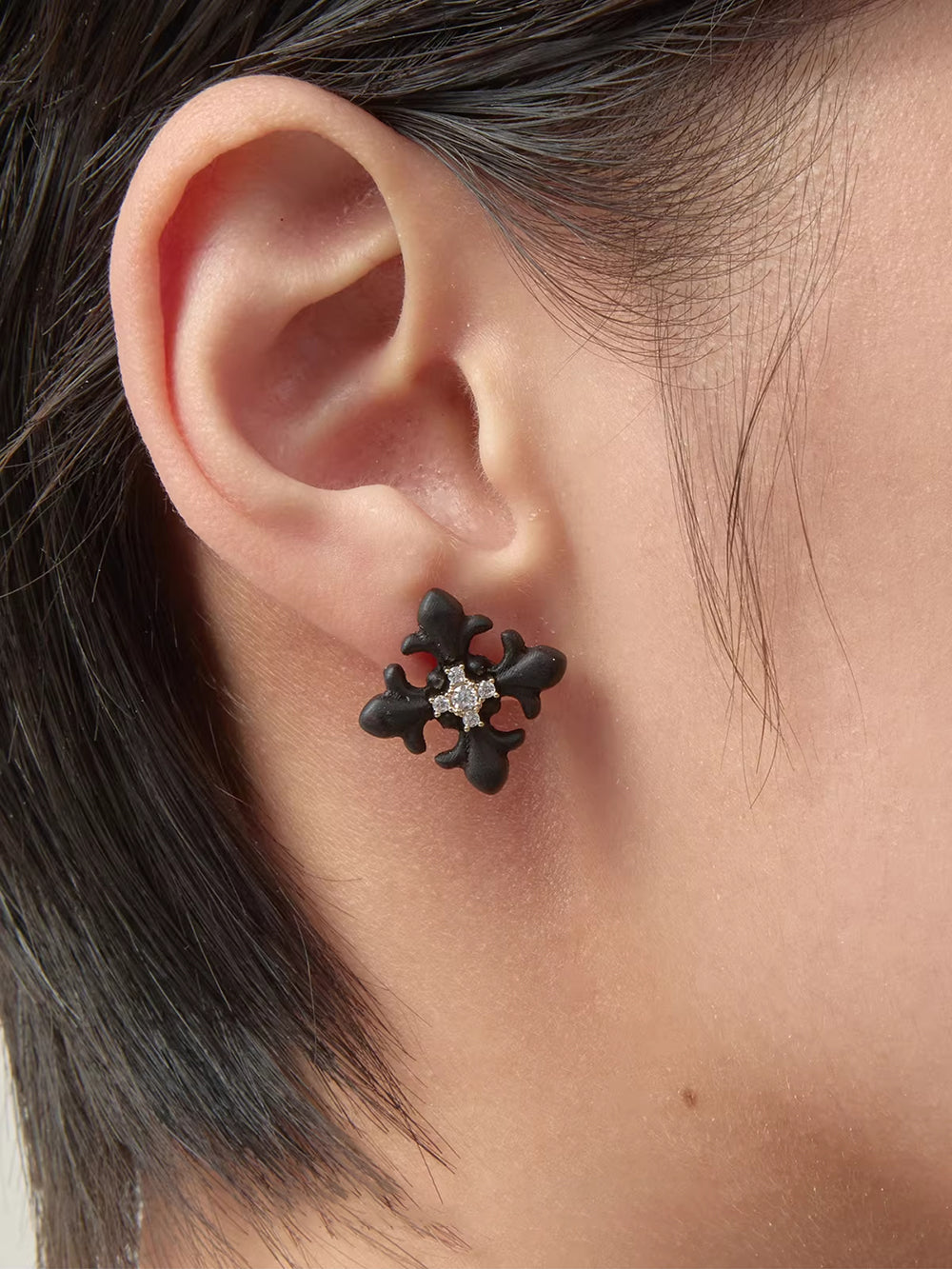 MUKTANK×SUN HUNTER Square Wooden Iris Stud Earrings