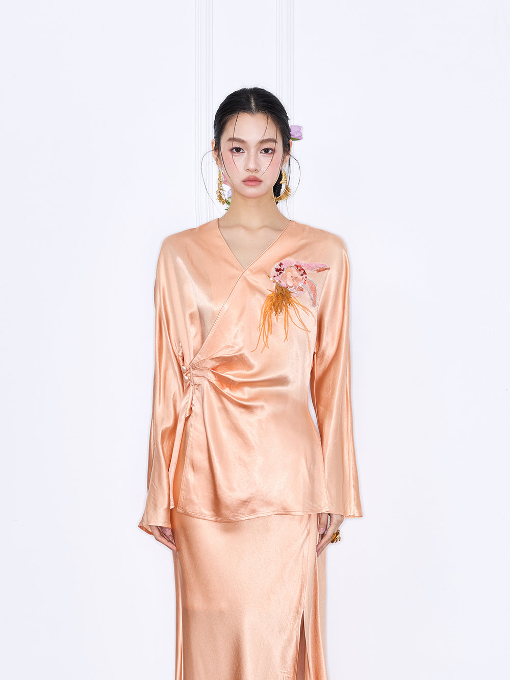 MUKZIN "Capsule Collection" New Chinese Style Embroidered V-Neck Acetate Blouse