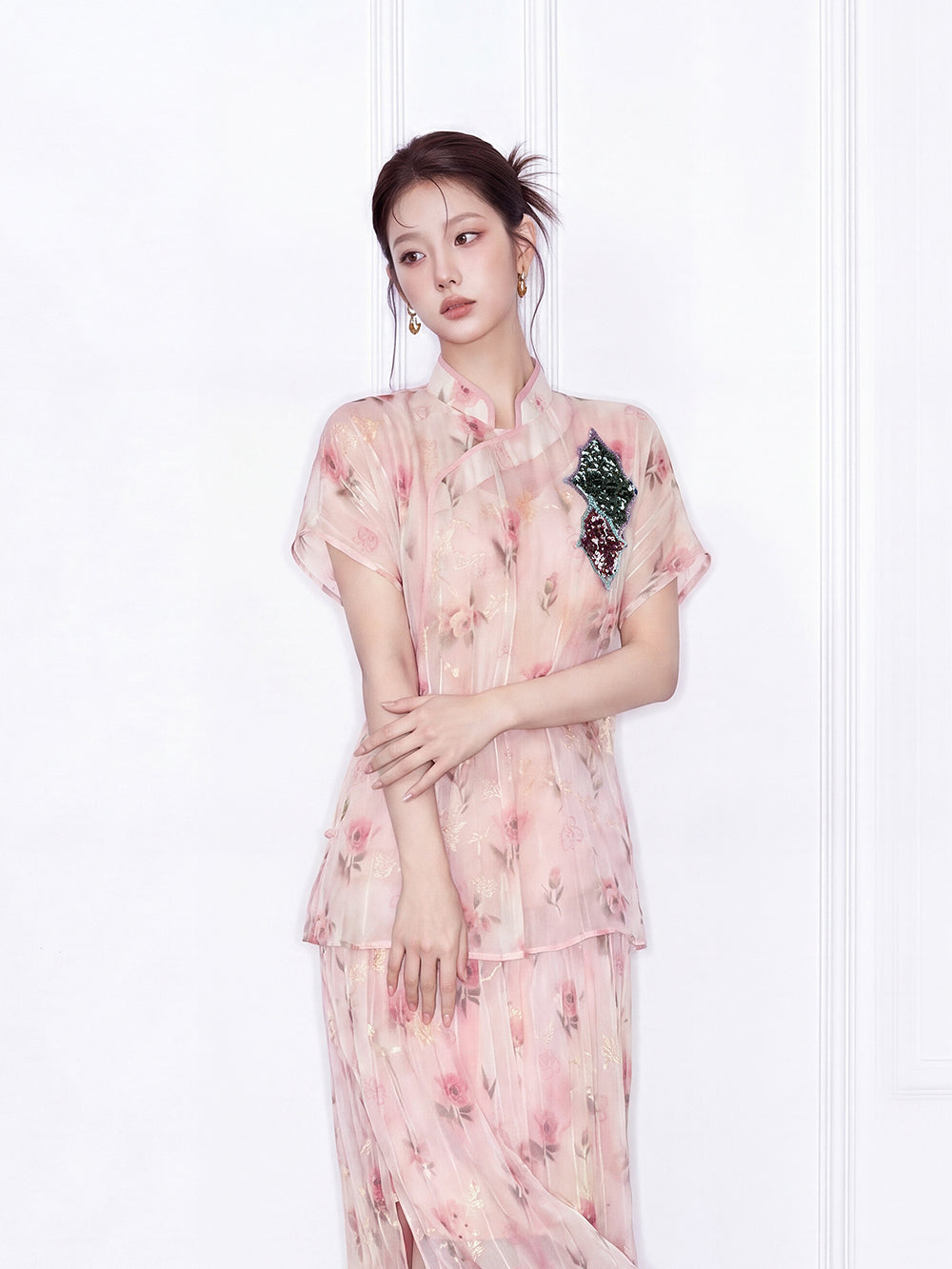 MUKZIN×Capsule Collection New Chinese-Style Linen Top with ICH Hami Hand Embroidery & Floral Print