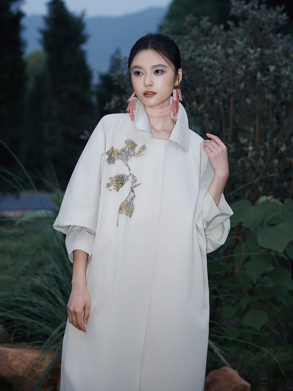 MUKZIN×Flourishing New Chinese-Style Embroidered Mid-Length Trench Coat