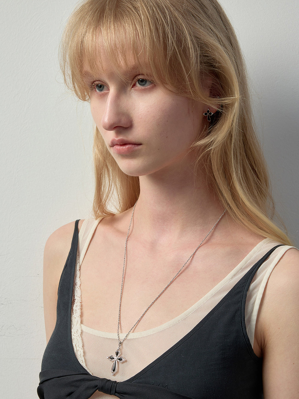 MUKTANK×SUN HUNTER Black Agate Petal Cross Chain Necklace (L)