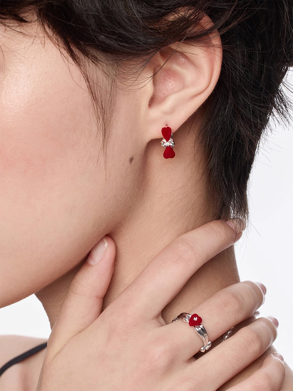 MUKTANK×SUN HUNTER Velvet Heart Bow Ear Cuffs