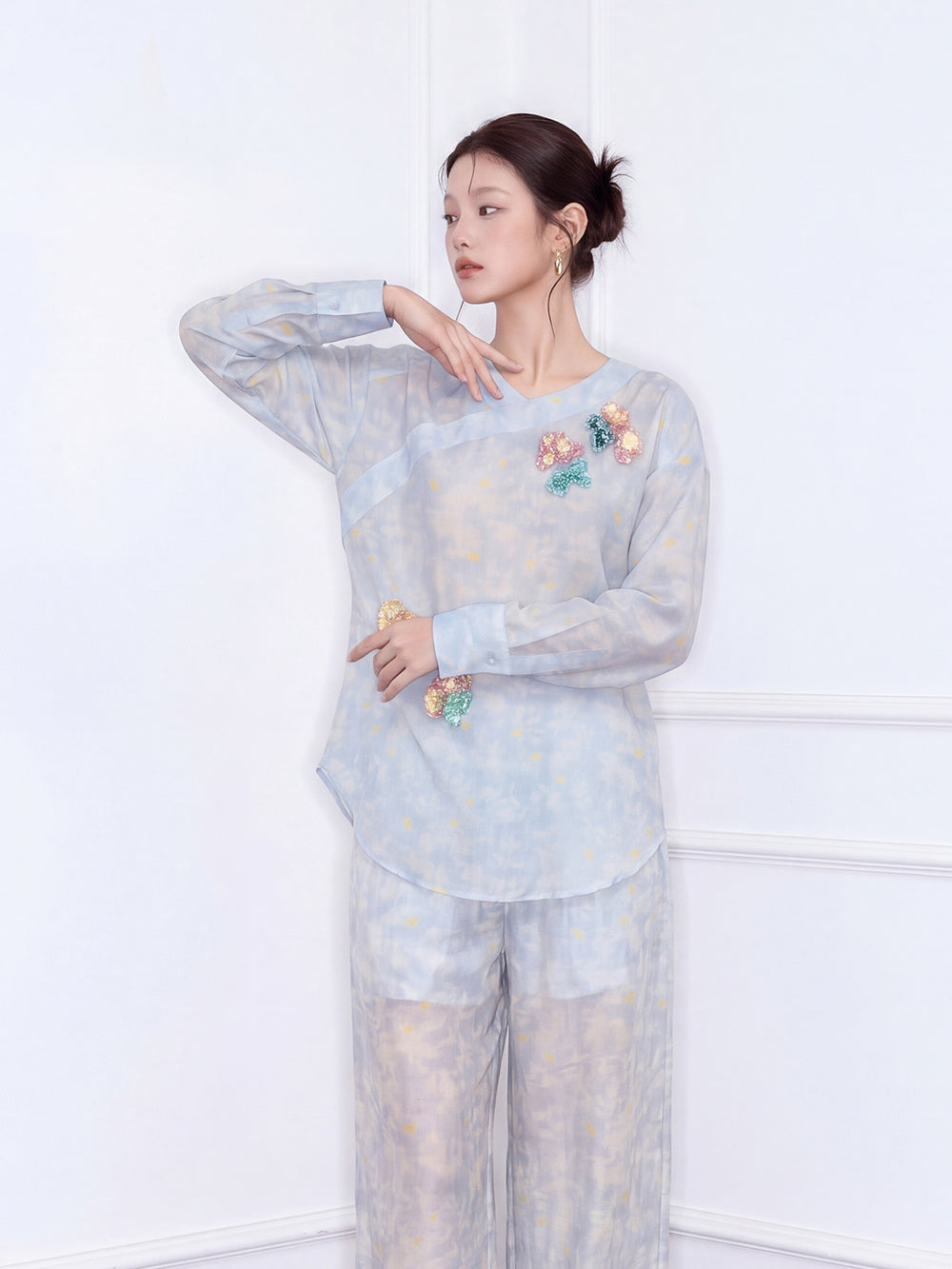 MUKZIN×Capsule Collection New Chinese-Style Asymmetric Linen Shirt Set with Hand-Embroidered Tie-Dye