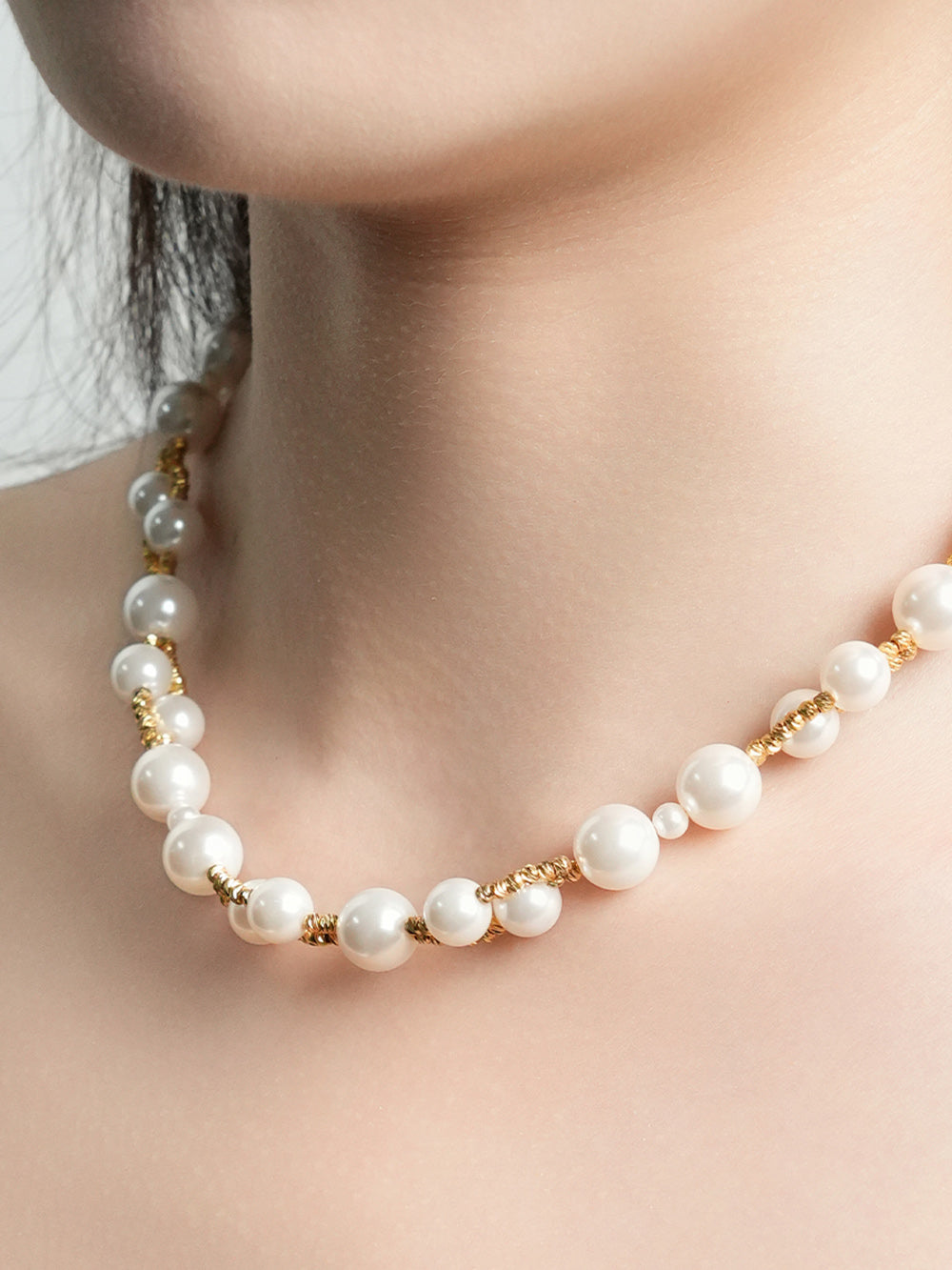 MUKTANK Hepburn Style Necklace