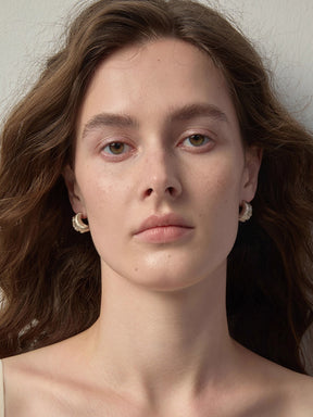 MUKTANK×SUN HUNTER Pea C-Hoop Brushed Earrings