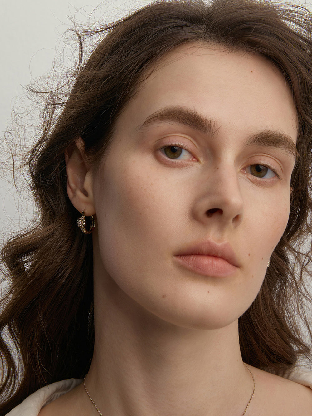 MUKTANK×SUN HUNTER Garden daisy woven earring clasps