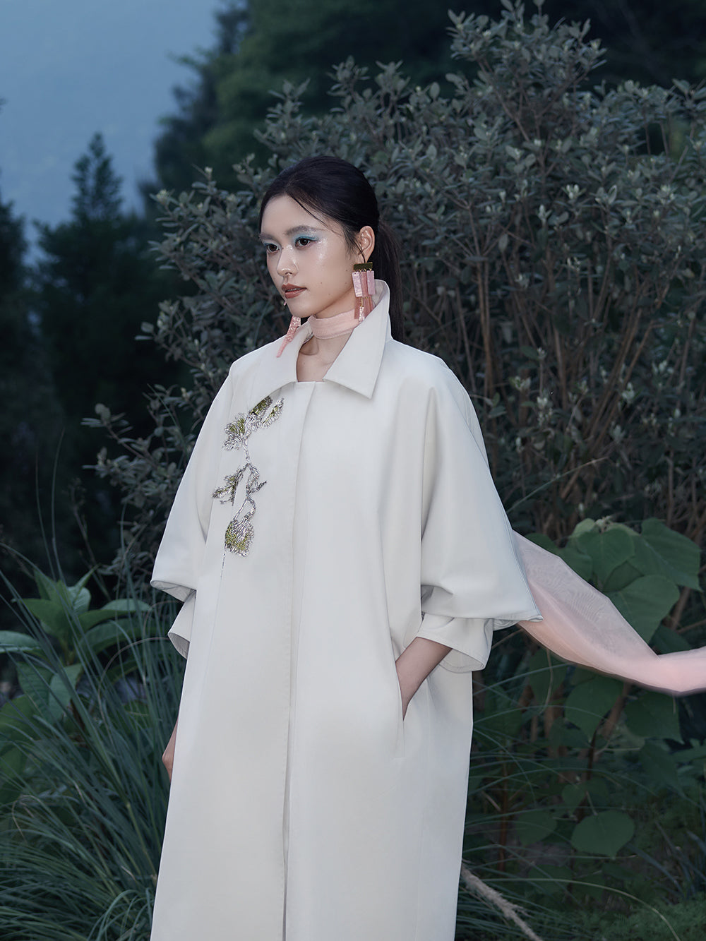MUKZIN×Flourishing New Chinese-Style Embroidered Mid-Length Trench Coat