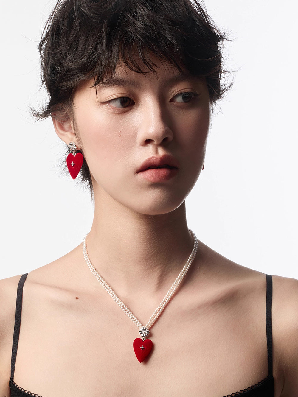 MUKTANK×SUN HUNTER Large-Sized Velvet Heart Faux Pearl Necklace