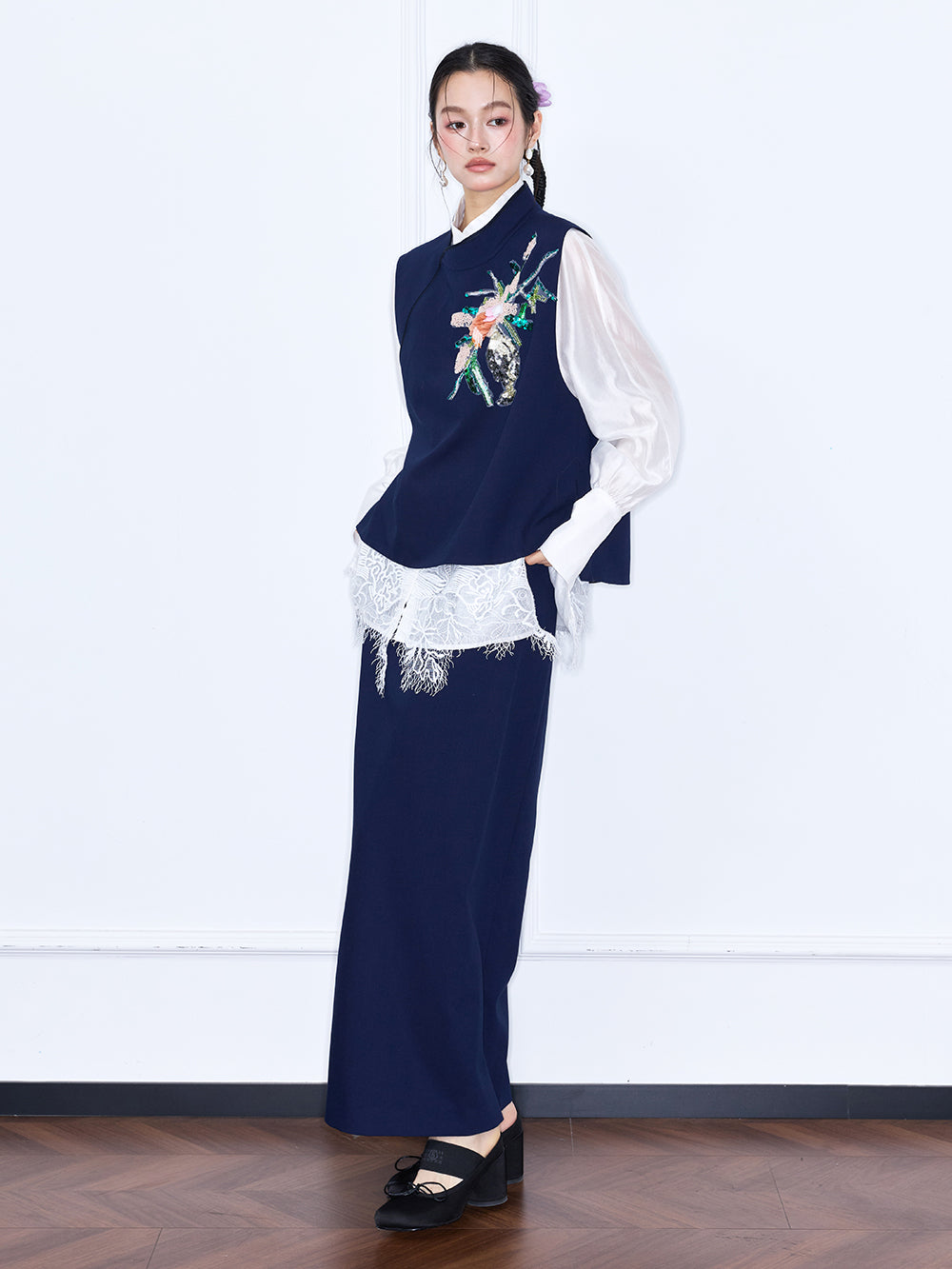 MUKZIN¡°Capsule Collection¡±Navy Chinese Style Vest with Floral Embroidery